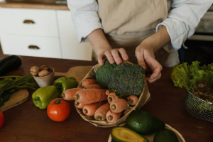 Cum să reduci risipa alimentară - Ghidul organizării inteligente a bucătăriei