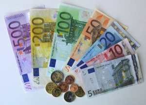 Valoarea euro urcă spre 5,1 lei&nbsp;