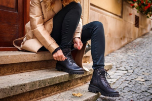 Ghete cu platformă din piele naturală vs. piele ecologică: Avantaje și dezavantaje