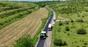 Drumuri solide, sigure și durabile.&nbsp;Se asfaltează pe DJ 251B, &icirc;ntre Ciureștii Vechi și Cotoroaia, parte din tronsonul funcțional