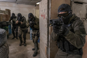 Antrenament tactic autentic și airsoftul &mdash; cum se antrenează profesioniștii &icirc;n timpul liber