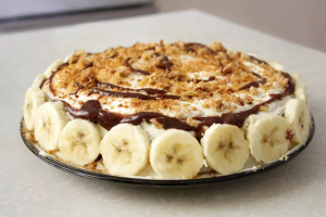 Reţetă de prăjitură cu cremă de banane și mere