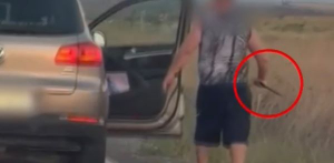 Scandal cu cuțitul &icirc;n mijlocul drumului, la Galați. Filmarea a devenit virală