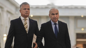 Congresul care &icirc;mparte PNL. Bolojan cere reformă, Veștea contestă procedura
