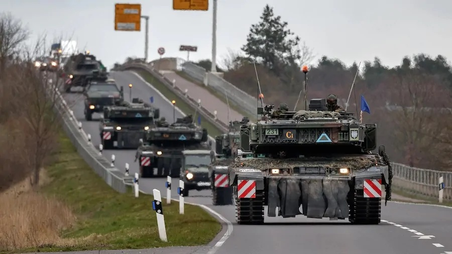 Eurodeputații susțin un „Schengen militar” şi investițiile în infrastructură