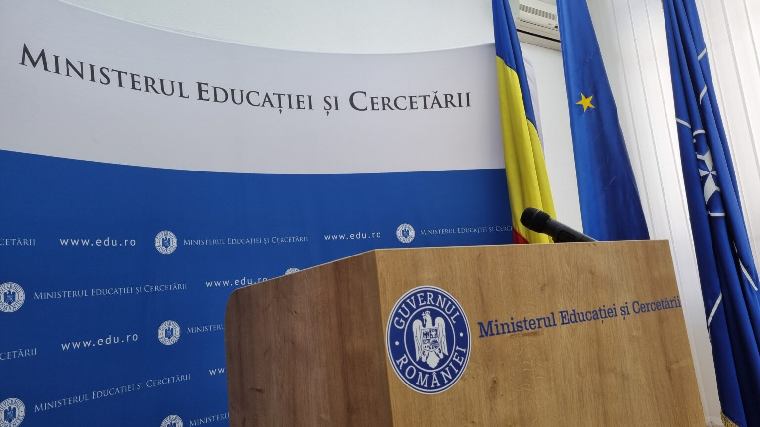 Cum îi ţinem acasă pe copiii de 10?