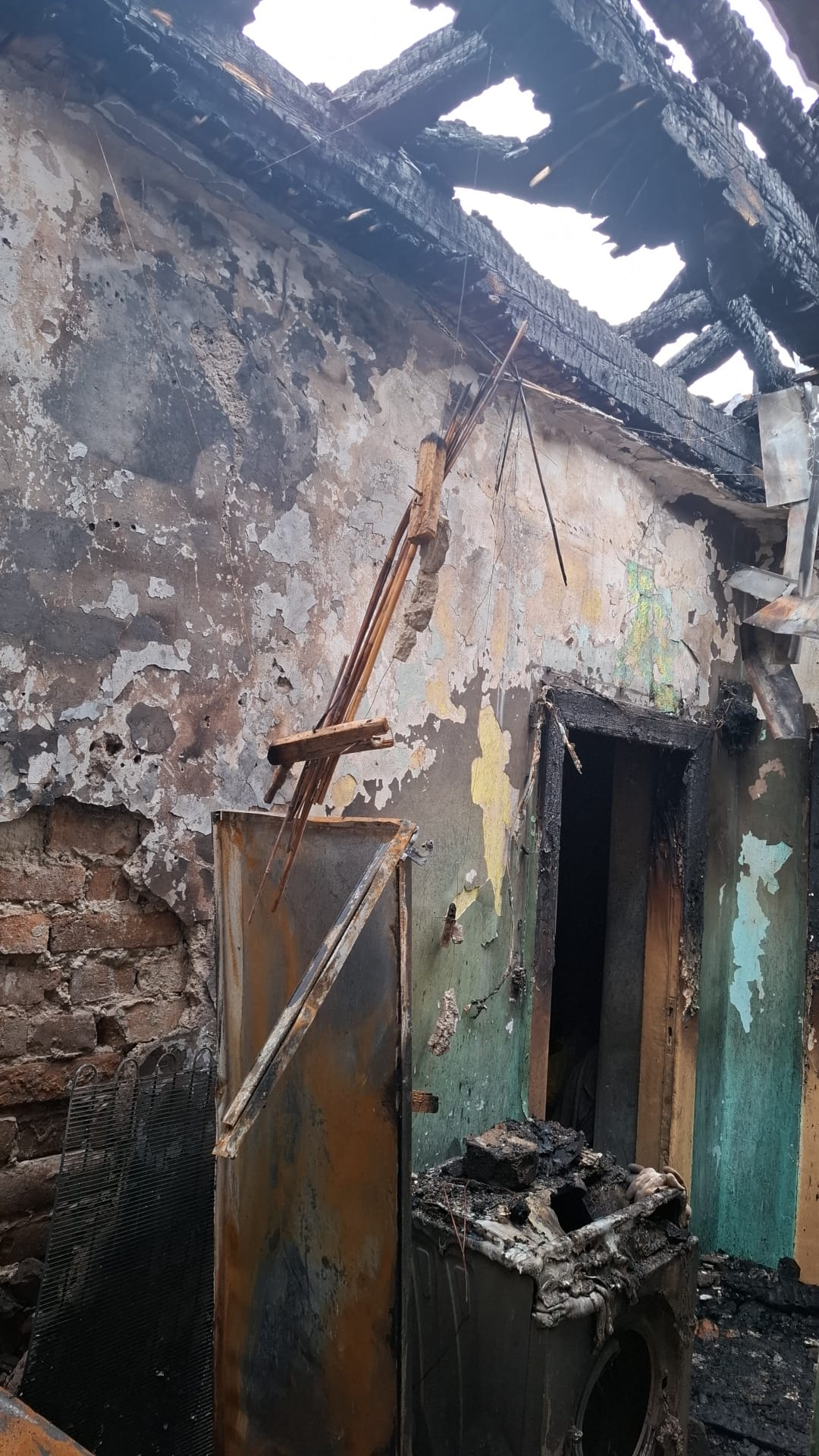 Arhiepiscopia îndeamnă la solidaritate cu persoanele afectate grav de un incendiu