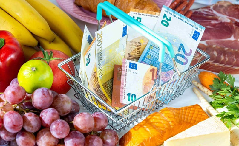 Leul s-a apreciat, chiar dacă inflația a sărit la aproape 10%