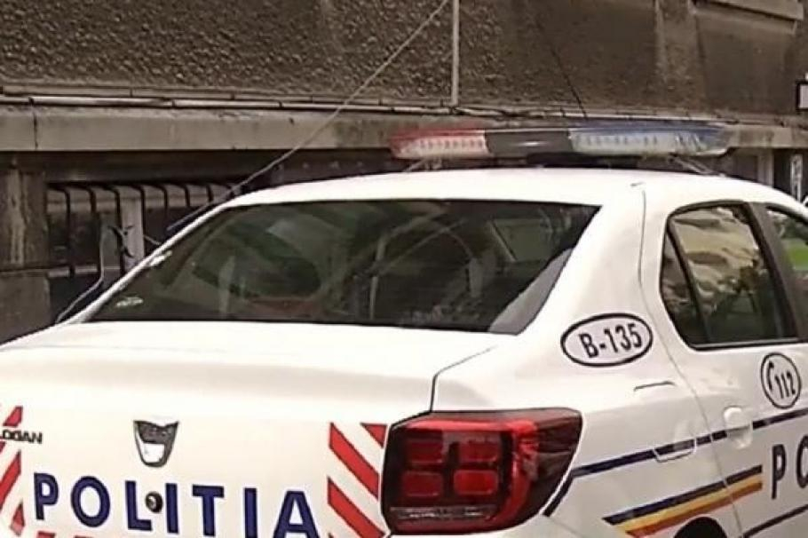Fără permis și cu numere false la maşină