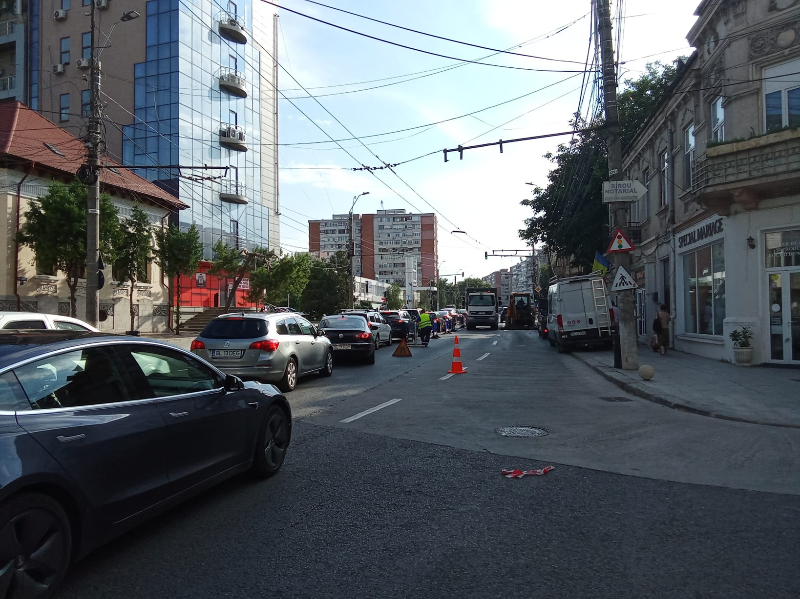 UPDATE. Trafic îngreunat pe strada Brăilei din cauza unui accident de teren