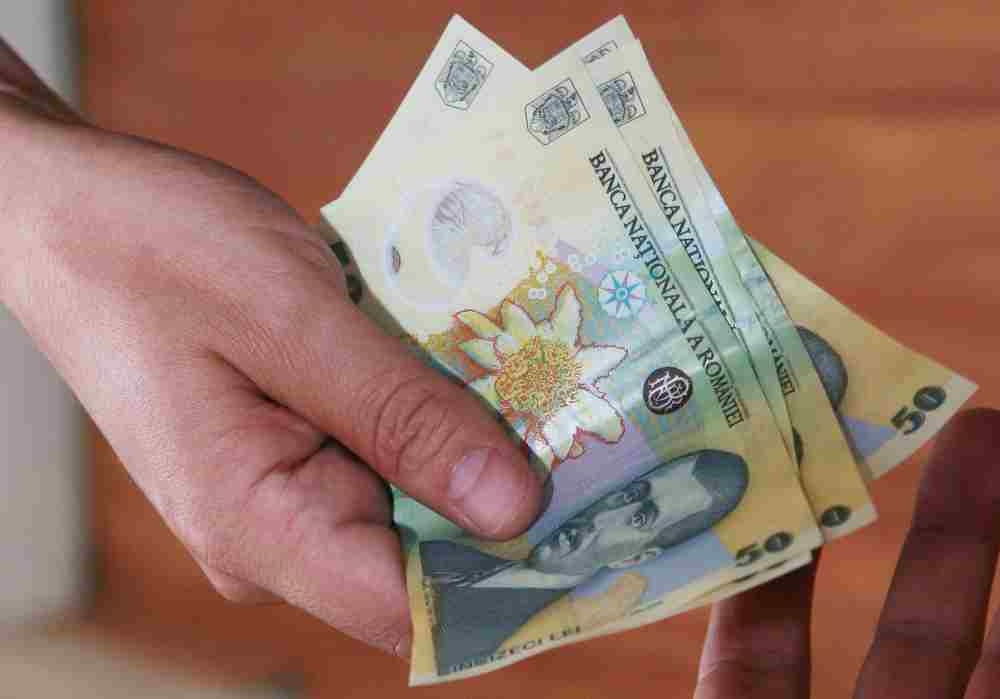 Creşterile SALARIALE din sistemul BUGETAR, criticate de patronate