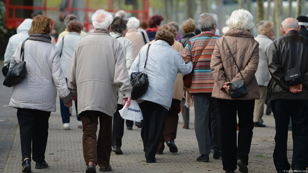 Germanii discută despre creșterea vârstei de pensionare