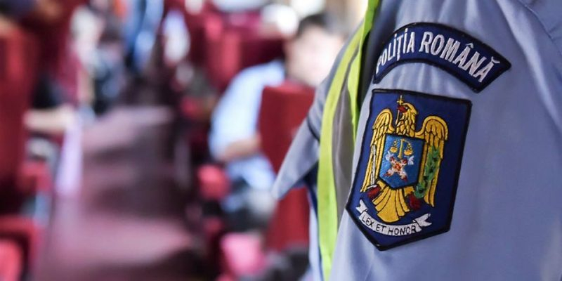 Eleve de postliceală, amenințate cu moartea de un coleg