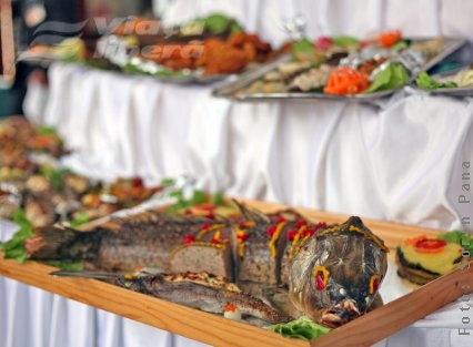 Cu cioara vopsită, de Festivalul Scrumbiei!