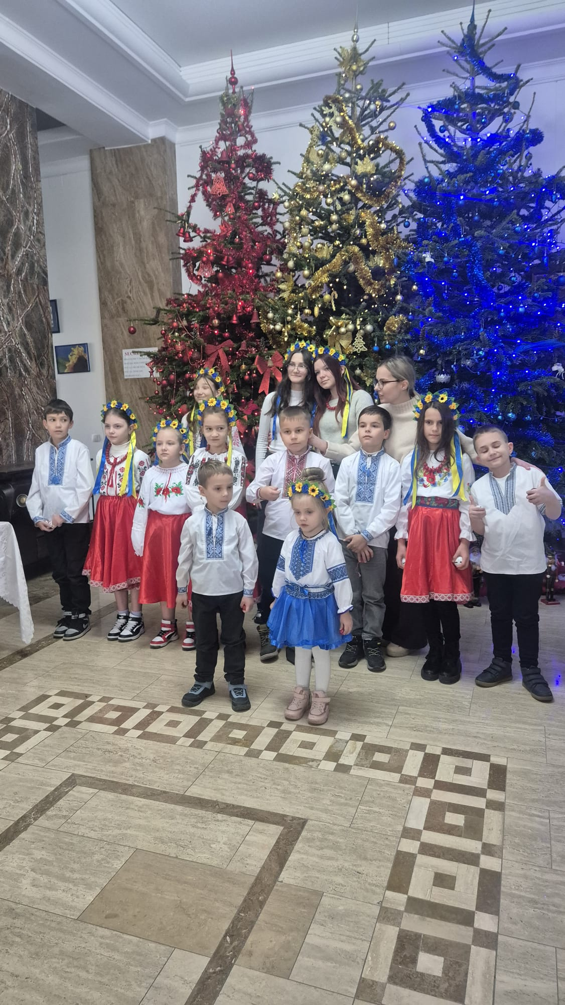 Emoția Crăciunului, transmisă în limba ucraineană (video)