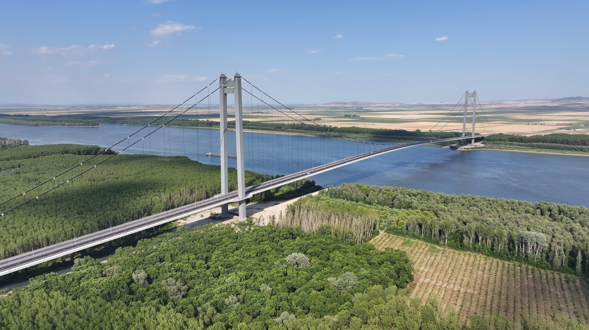O nouă rețetă de asfalt testată pe podul de la Brăila