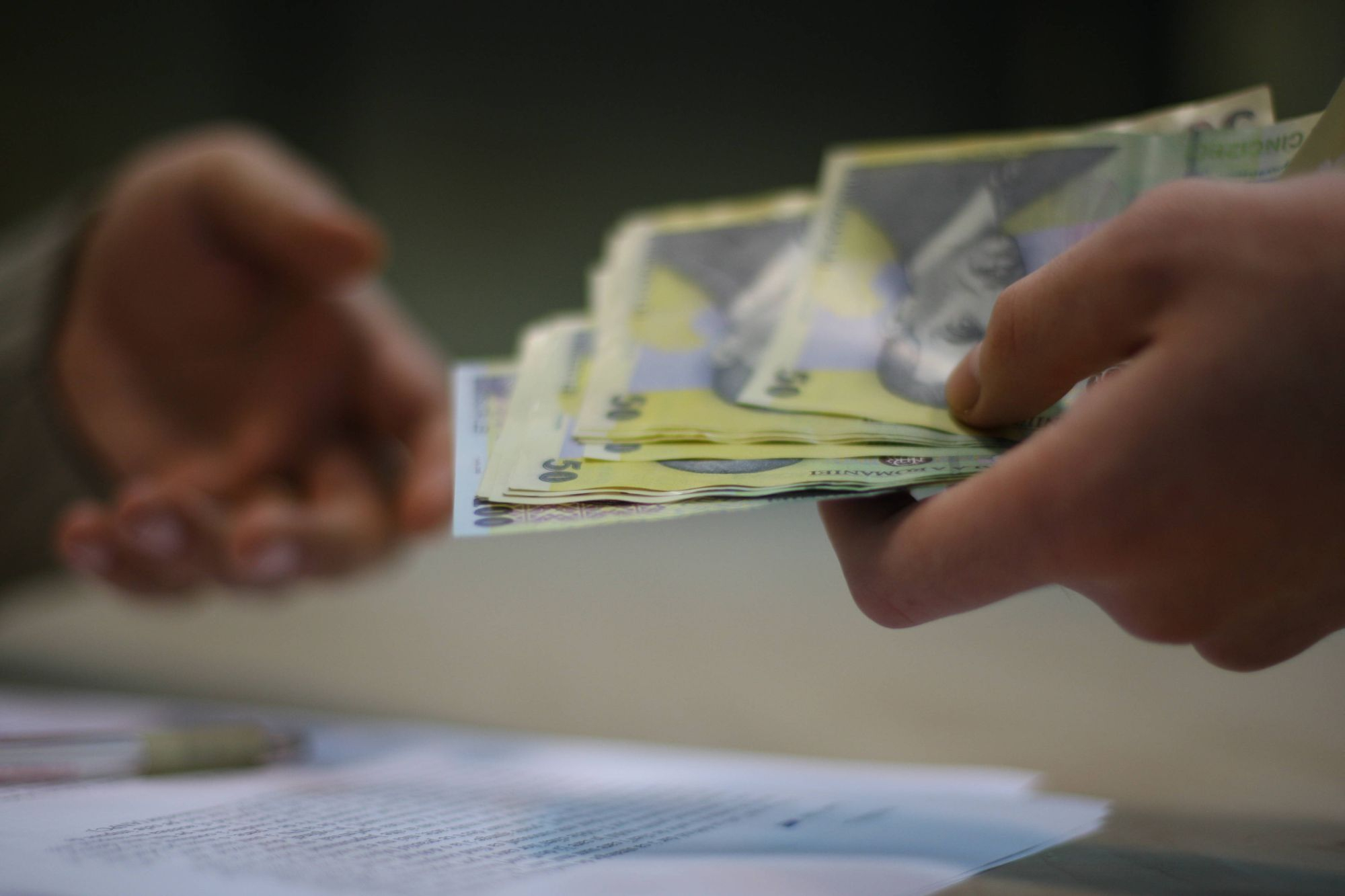 Creditele gălăţenilor, aproape de ştacheta de 4 miliarde de lei
