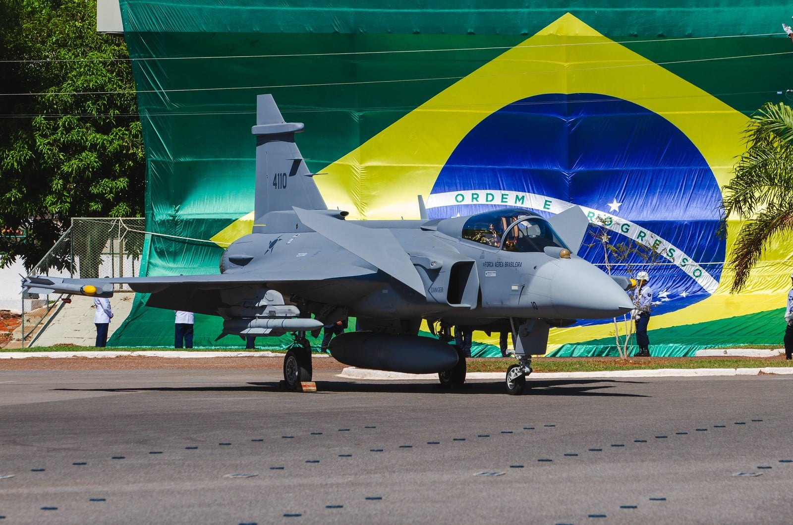 Primul avion de luptă supersonic asamblat în Brazilia