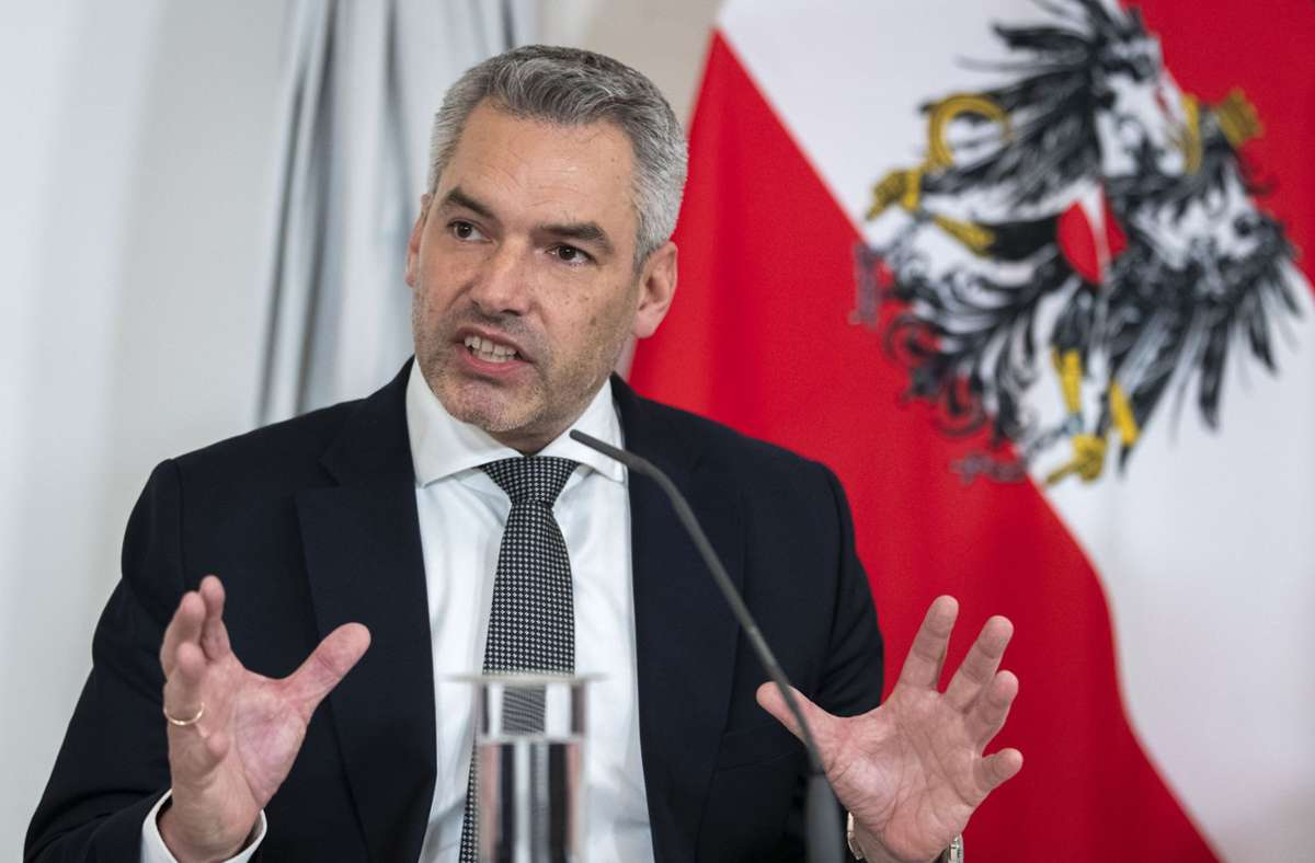 Austria vrea trimiterea migranților în Africa