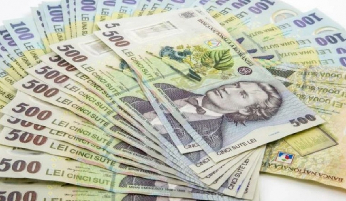 ANALIZĂ. Euro a revenit aproape de 5,24 lei