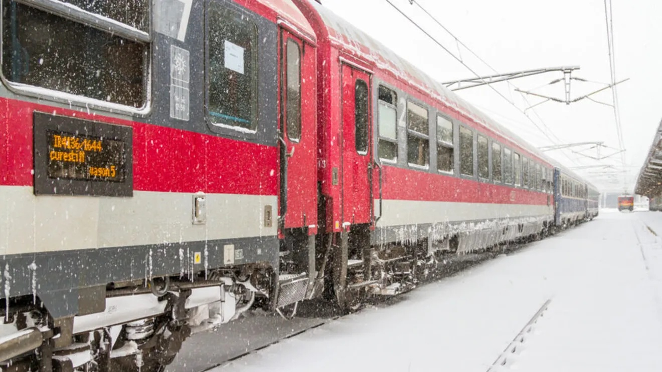 Tren București - Galați, șase ore întârziere. Două trenuri TFC, anulate