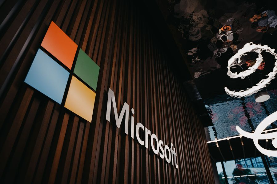 Adevăratul motiv pentru care nomazii digitali au nevoie de soluții software adaptate la fiecare regiune