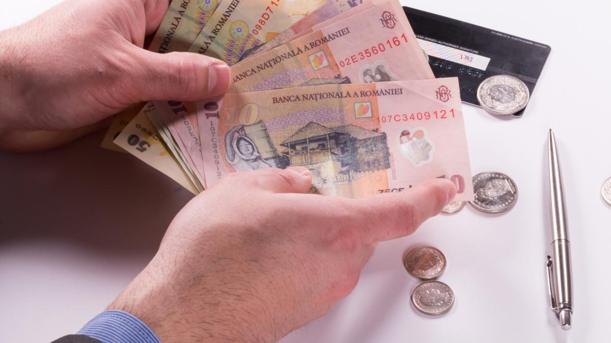 Cursul euro ar putea urca la începutul lui 2026 la 5,10 lei