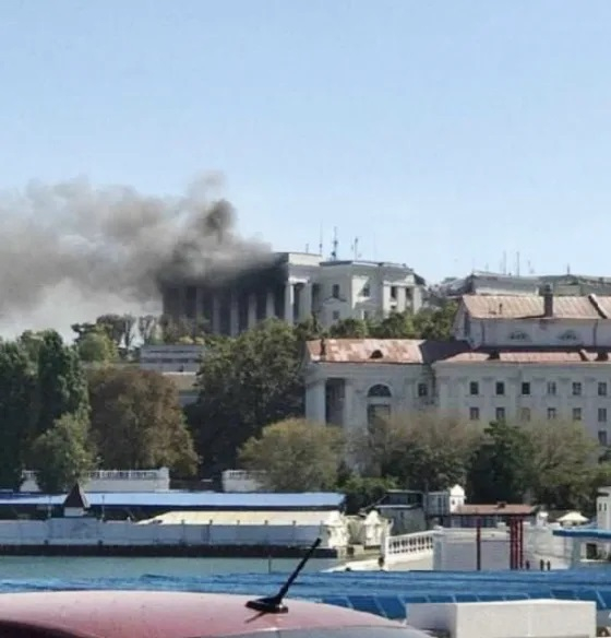 Ucrainenii au lovit sediul flotei ruse de la Marea Neagră în plină zi