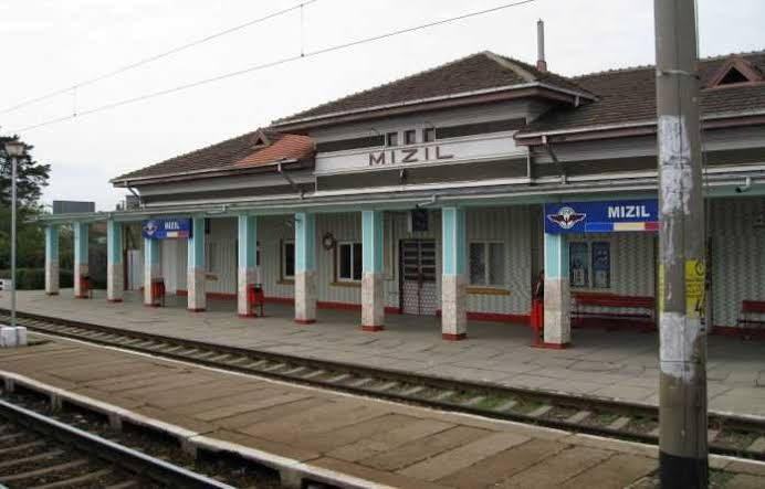 UPDATE. Tren blocat pe raza Regionalei CFR Galați, după ce un cablu rupt a căzut peste linia de contact