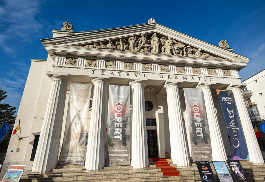 Licitația pentru renovarea Teatrului Dramatic, contestată