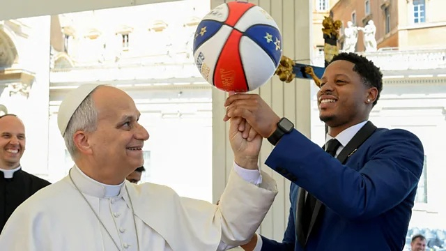 Lecție de baschet pentru Papa Leon al XIV-lea