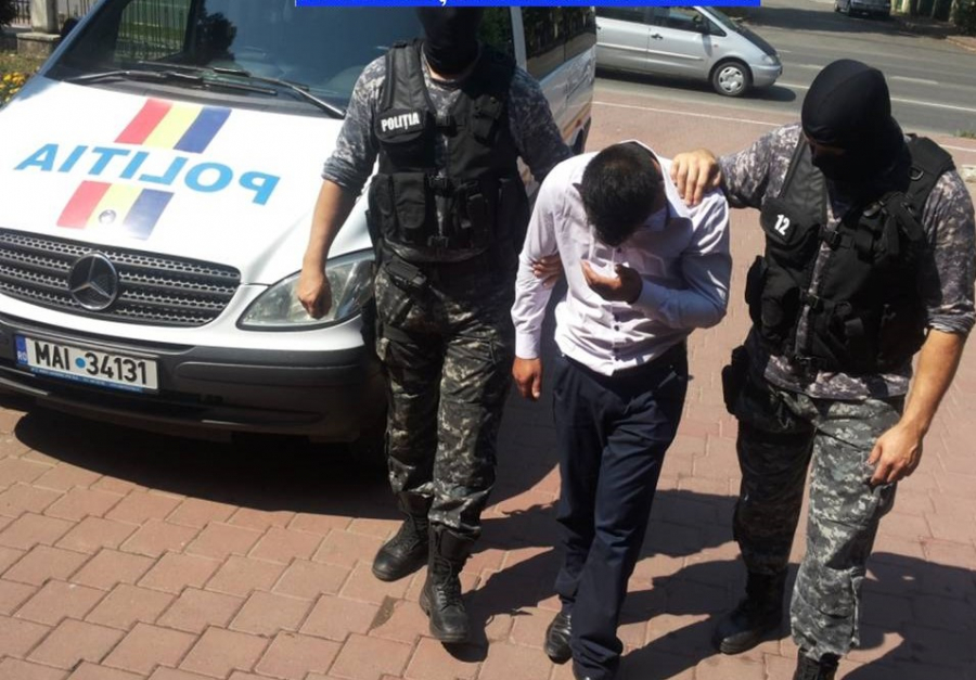 Fiu violent, dat de mamă pe mâna poliției