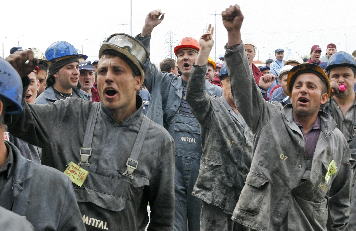 La un pas de deschiderea unui CONFLICT DE MUNCĂ la ArcelorMittal Galaţi