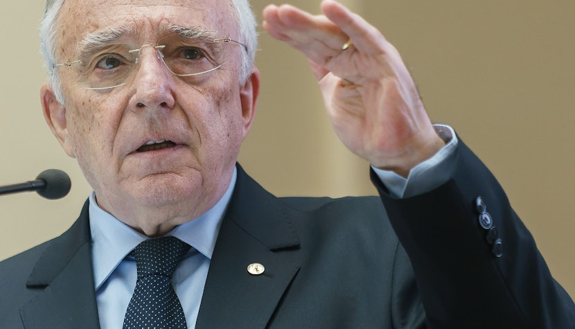 Cursul euro a crescut şi „e unde trebuie”