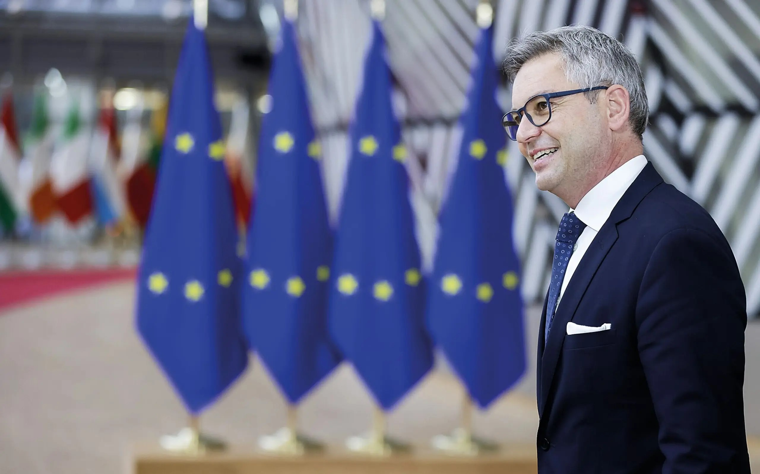 Comisarul european austriac sprijină aderarea României la Schengen