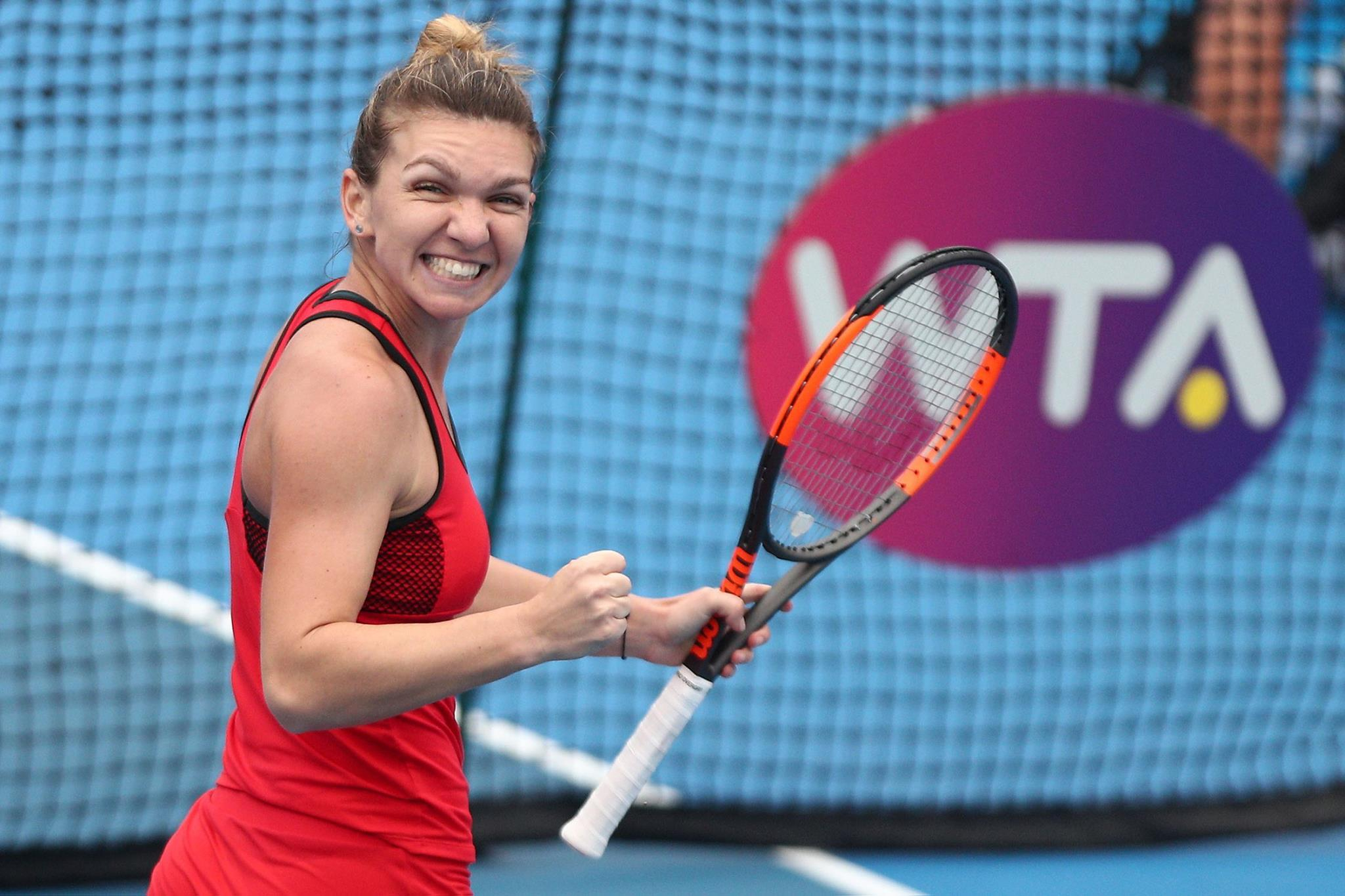 Simona Halep joacă contra unei junioare