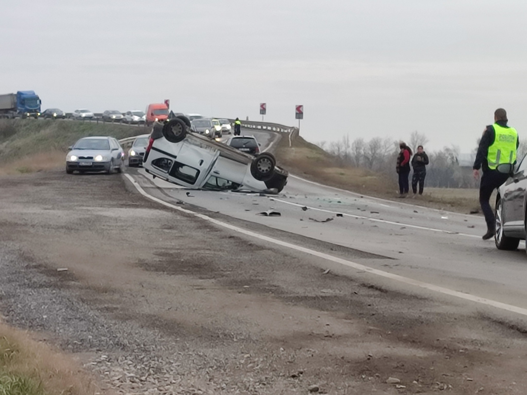 Accident grav la Traian. Două mașini implicate, trafic deviat