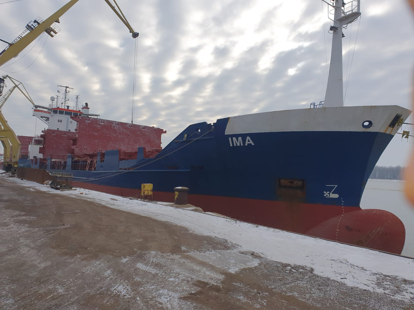 Patru nave maritime operate în Galați