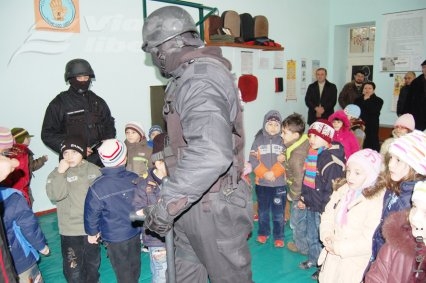 Grădiniţa 52, la Poliţia Comunitară