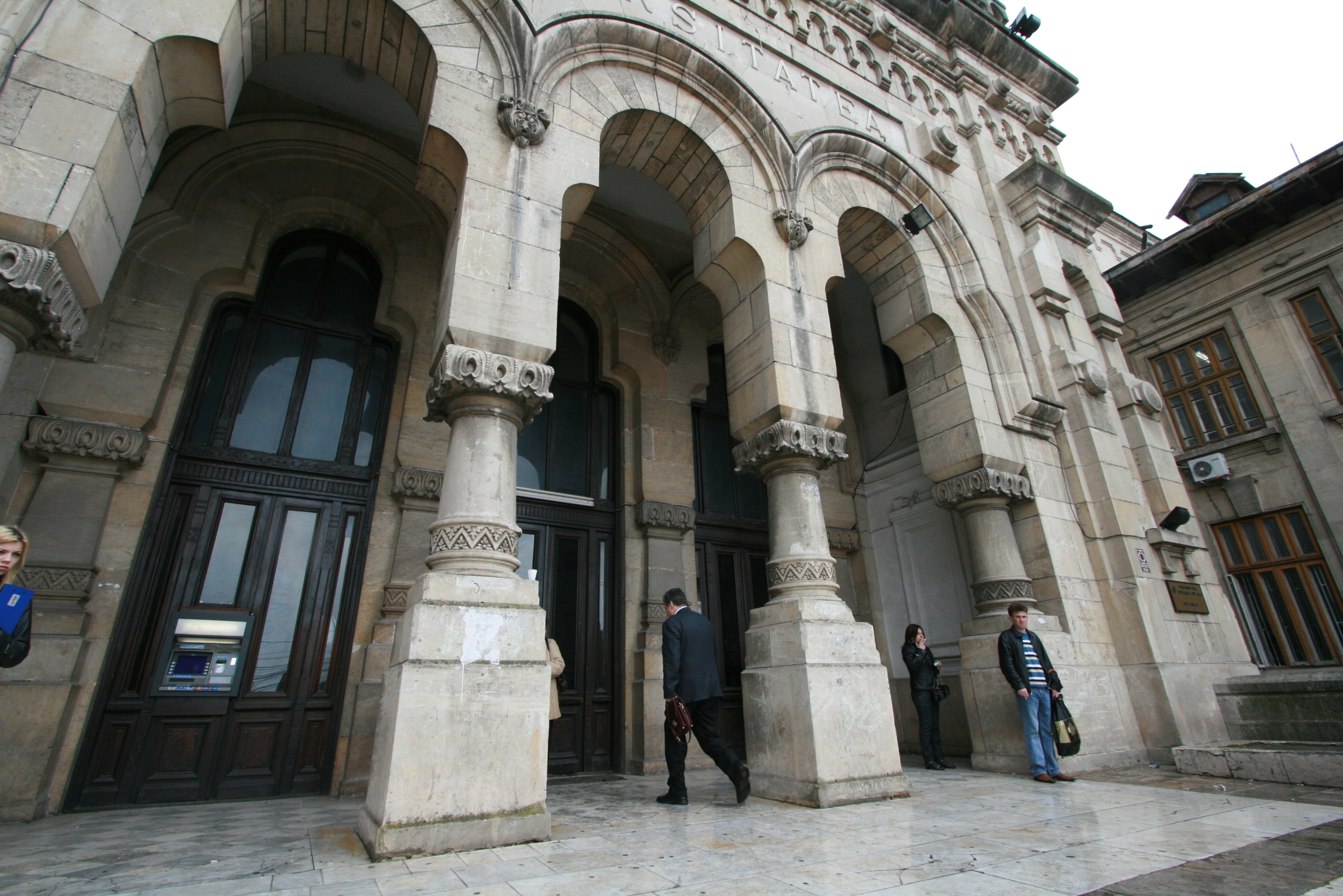 LOCURI DE MUNCĂ pentru STUDENŢI la Serviciul de Informaţii Externe
