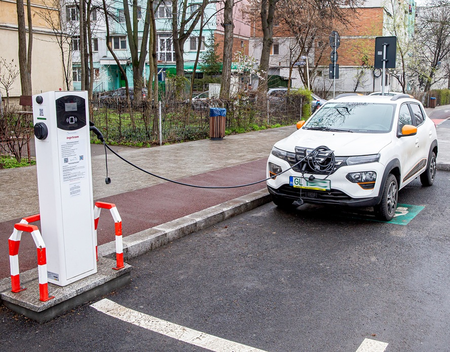 Vânzările de mașini pe benzină, depășite de cele electrice