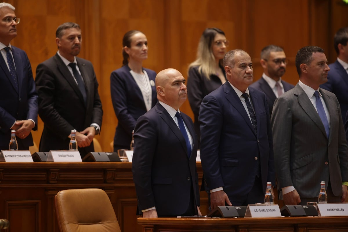 Schimbare la conducerea EximBank, cerută de premier