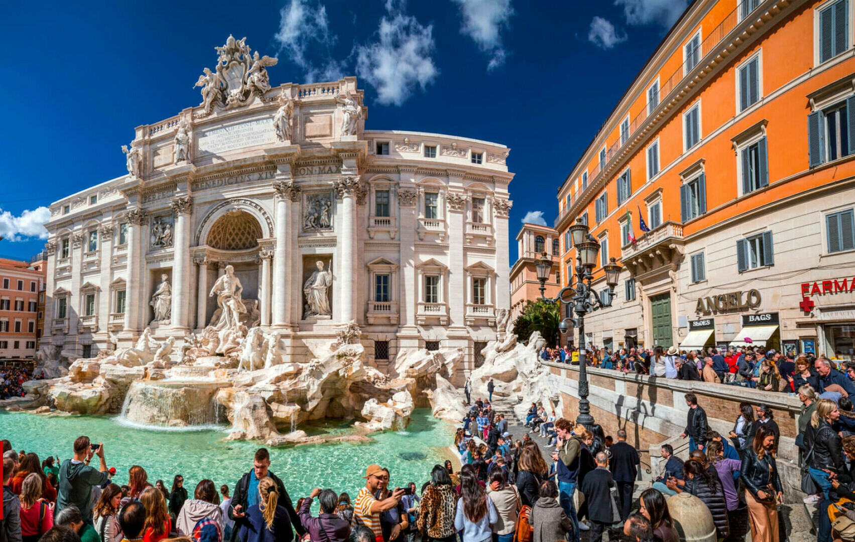 Taxe pentru turiștii care vizitează Fontana di Trevi