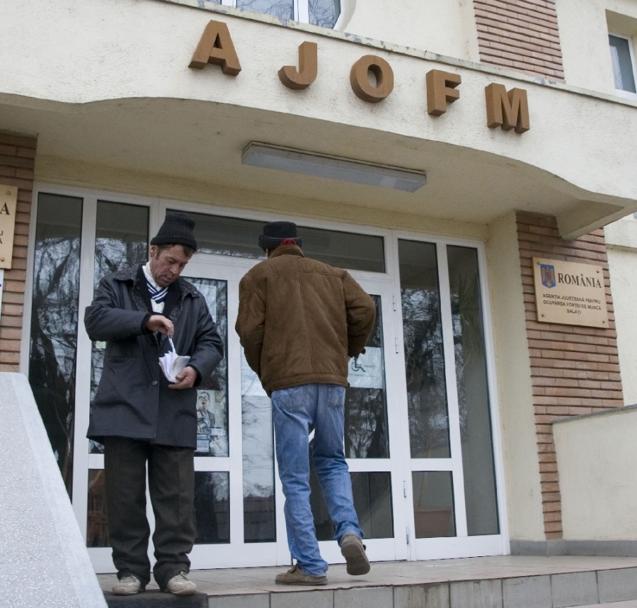 Doar şapte angajări în străinătate prin AJOFM