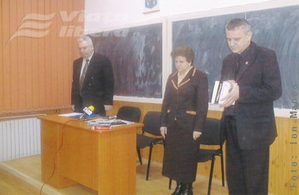 Un „pod de idei” cu elevii şi profesorii