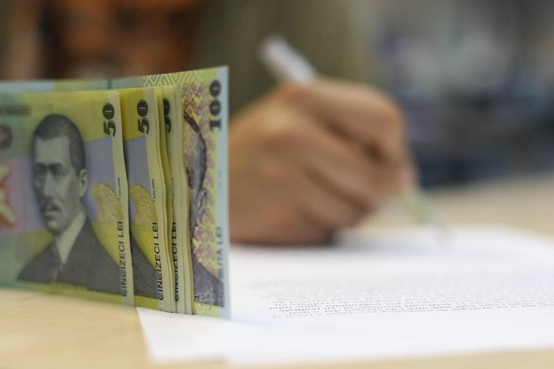 "Bani de liceu" se acordă şi în acest an şcolar