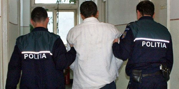 Doi condamnaţi urmăriţi au fost prinşi în Galaţi
