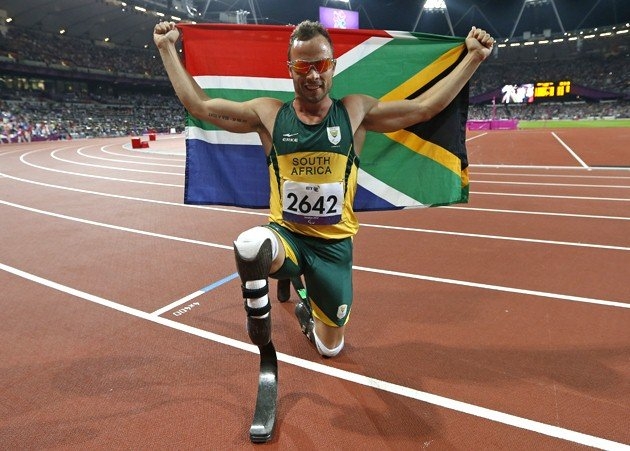 Sportivul paralimpic Oscar Pistorius acuzat că şi-a omorât prietena
