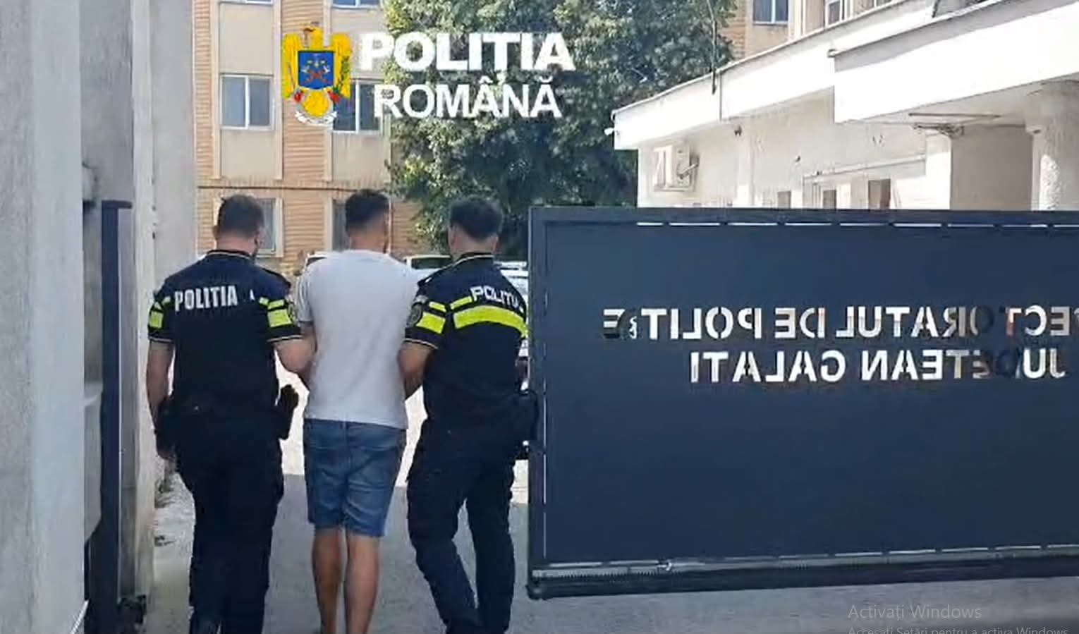 A intrat în șanț cu o mașină pe care a furat-o din spălătoria în care lucra
