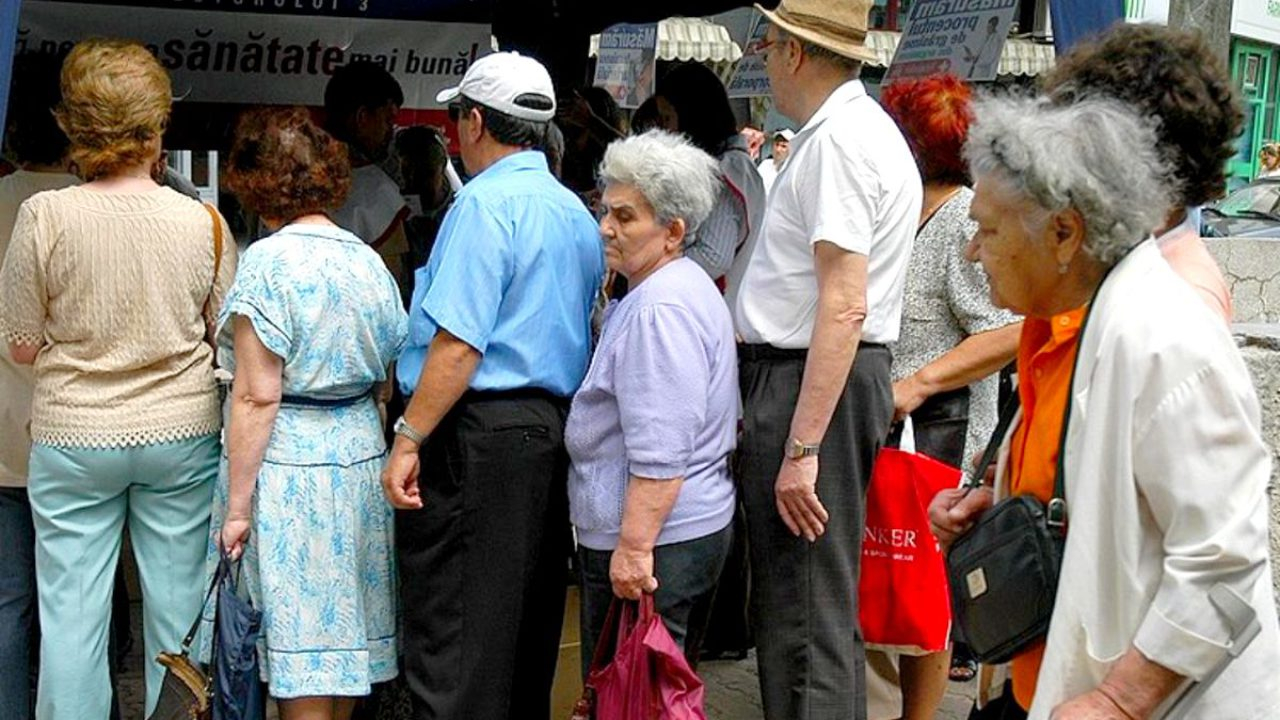 Numărul pensionarilor din Galați a scăzut. Pensia medie - 3.026 de lei